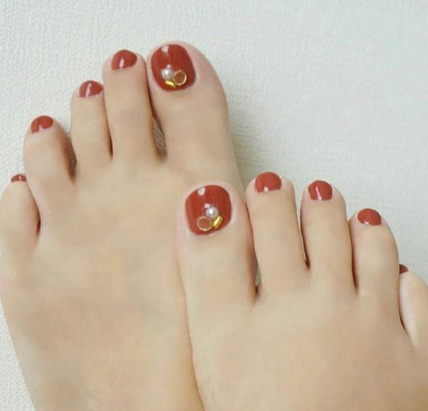 夏日脚部美甲款式推荐，5款适合夏天的美甲图片
