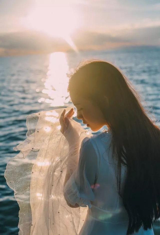 晚安的语句180803：我不再发朋友圈，是从你不再点赞的那天开始的