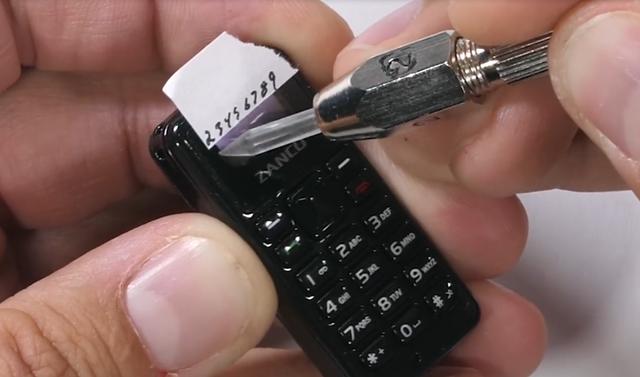 世界上最小的手机推荐，暴力评测全球最小手机