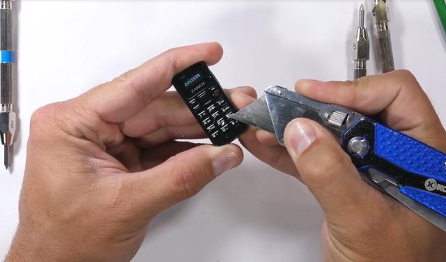 世界上最小的手机推荐，暴力评测全球最小手机