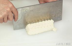  皮蛋豆腐怎么做最好吃，皮蛋豆腐的正宗做法大全