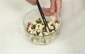  皮蛋豆腐怎么做最好吃，皮蛋豆腐的正宗做法大全