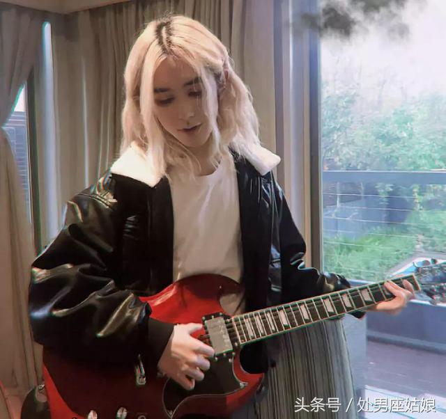 盘点那些女装小学生，14岁留长发穿女装美过所有女同学