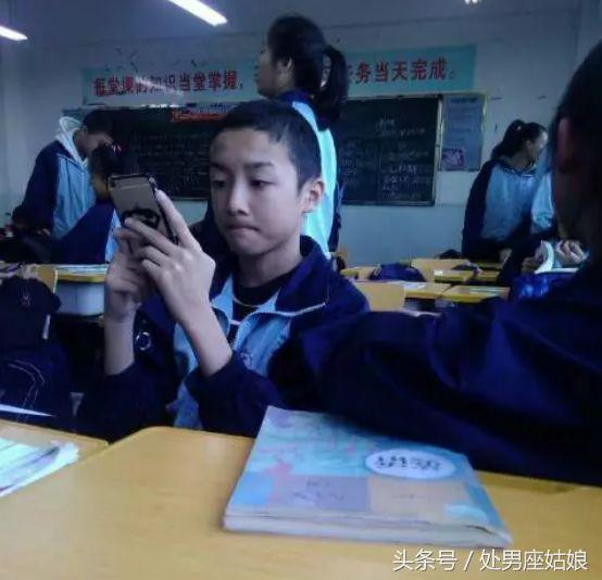 盘点那些女装小学生，14岁留长发穿女装美过所有女同学