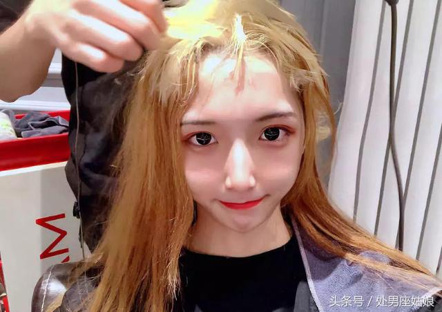 盘点那些女装小学生，14岁留长发穿女装美过所有女同学