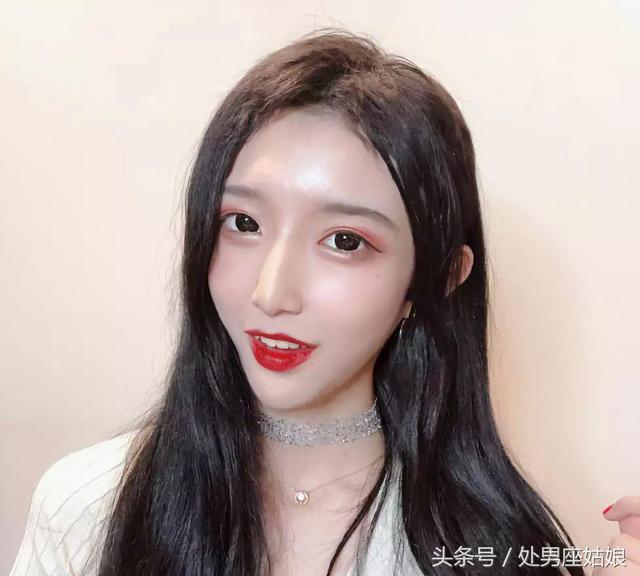 盘点那些女装小学生，14岁留长发穿女装美过所有女同学