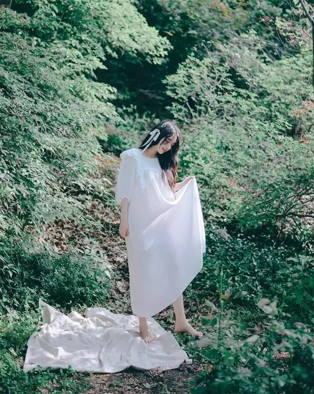 晚安情感句子180808：但愿春风知我意，将你吹入我梦里