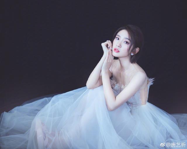 唐艺昕的真实身高，28岁唐艺昕厉害了