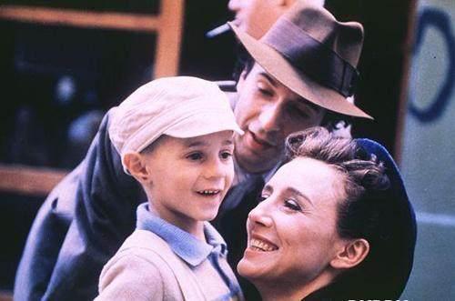 有什么好看的电影推荐一下，十部经典的好看的电影（全球必看的10大系列电影）