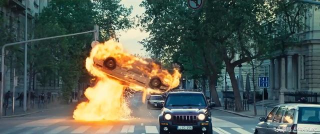 古惑仔助阵郑伊健个人演唱会，\