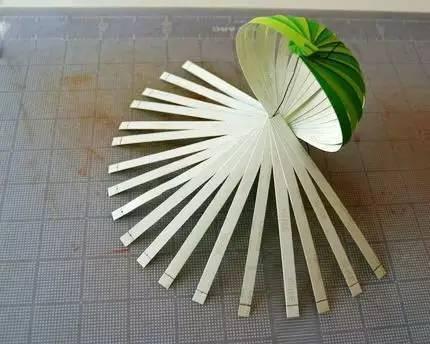 幼儿手工灯笼制作，幼儿园手工做纸灯笼简单（幼儿园必备纸艺小灯笼手工）