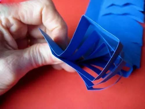 幼儿手工灯笼制作，幼儿园手工做纸灯笼简单（幼儿园必备纸艺小灯笼手工）