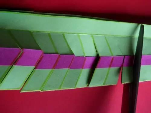 幼儿手工灯笼制作，幼儿园手工做纸灯笼简单（幼儿园必备纸艺小灯笼手工）