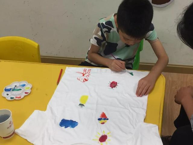 如何手工加工文化衫图案，DIY文化衫创意制作