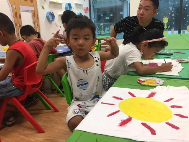 如何手工加工文化衫图案，DIY文化衫创意制作