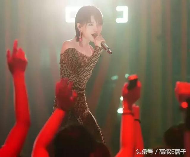 香奈儿家具品牌标志，一周造型红黑榜