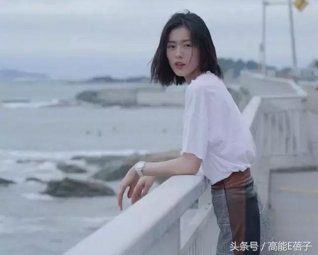 香奈儿家具品牌标志，一周造型红黑榜