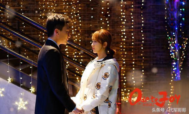 张一山杨紫是情侣吗，和杨紫合作过的十大男演员（张一山与美女同游三亚）