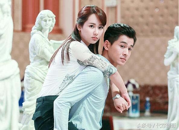 张一山杨紫是情侣吗，和杨紫合作过的十大男演员（张一山与美女同游三亚）