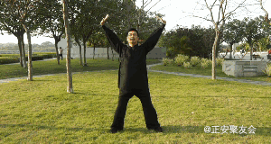 颈椎病三个按摩穴位，每十个人中就有一个颈椎有问题