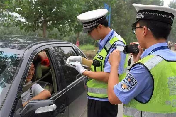 驾驶证的副页有什么作用，拿到证的小伙伴别乱动