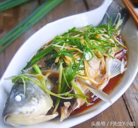 煎鲫鱼的家常做法，鲫鱼常见的4种家常做法（煎鱼要记住这两点）