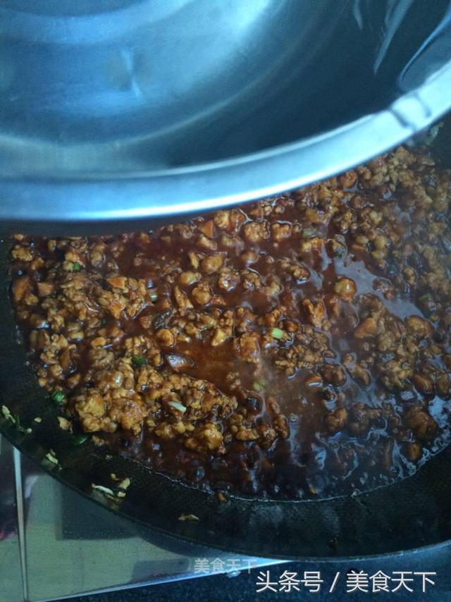 秘制炸酱面用什么酱好吃，做炸酱面关键是酱料要选对