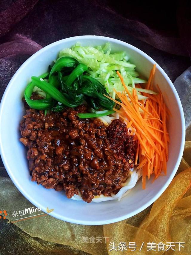 秘制炸酱面用什么酱好吃，做炸酱面关键是酱料要选对