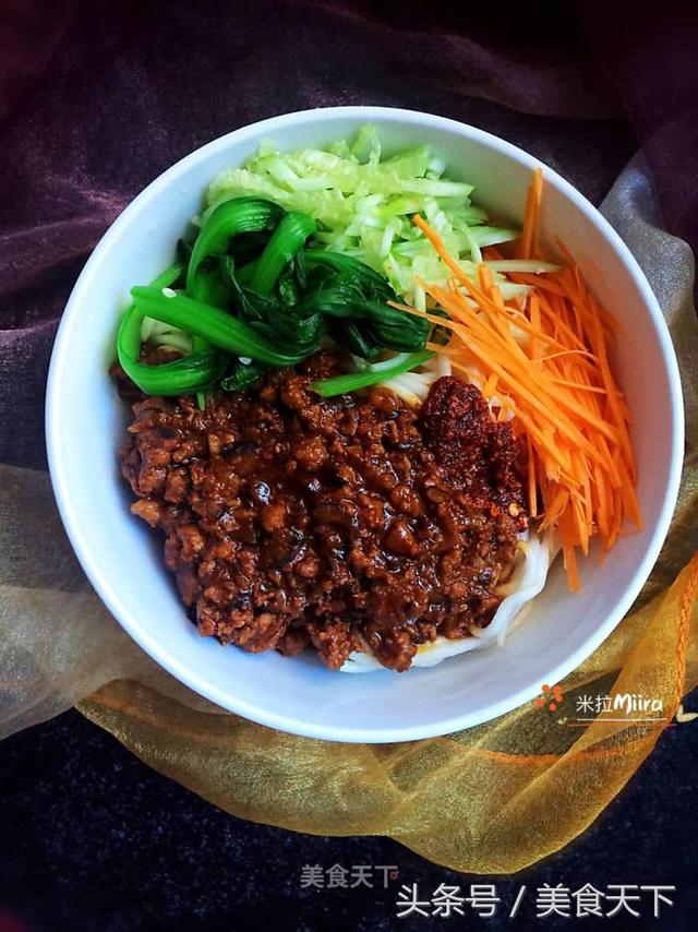 秘制炸酱面用什么酱好吃，做炸酱面关键是酱料要选对