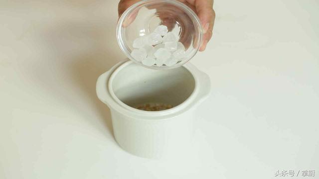 冬瓜子的功效与作用及禁忌，切记不要扔掉冬瓜子