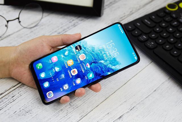 屏占比最高的手机，各大厂商旗舰手机对比（超高屏占比、1TB存储、2599元封顶）