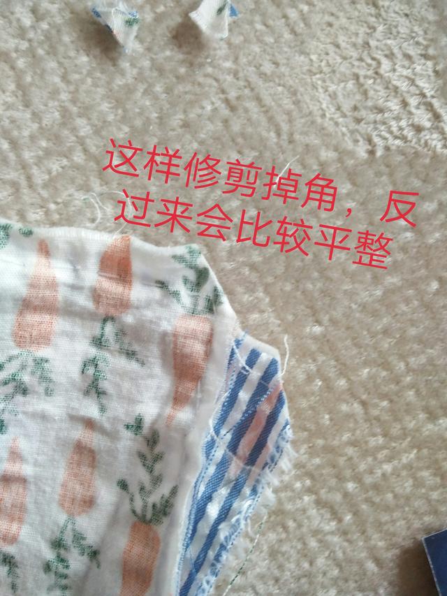 手工做笔筒简单的方法，爱手工的你一定少不了一个笔筒