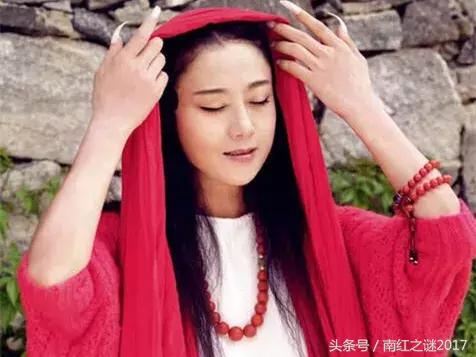南红你会分辨吗，玩南红的女人一定不简单