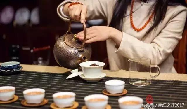 南红你会分辨吗，玩南红的女人一定不简单