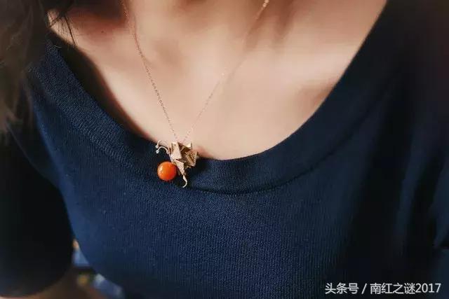 南红你会分辨吗，玩南红的女人一定不简单