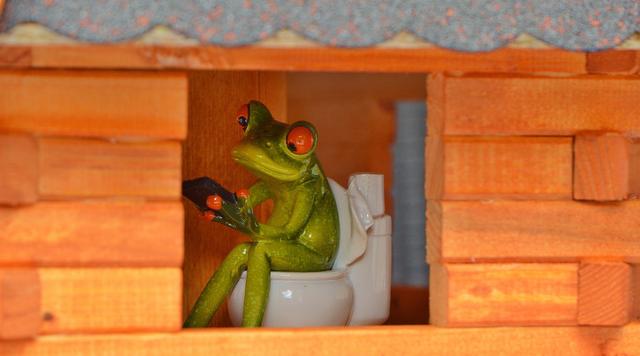 经常放屁是什么病，经常放屁是怎么回事（经常放屁可能是什么病的症状）