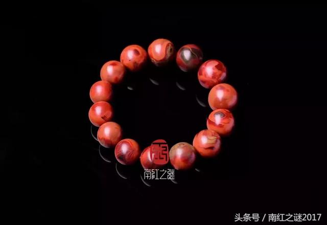 红玛瑙辟邪保平安，佩戴南红可辟邪保平安