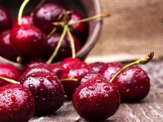 适合减脂期吃的8种水果，最减脂的水果最发胖的水果