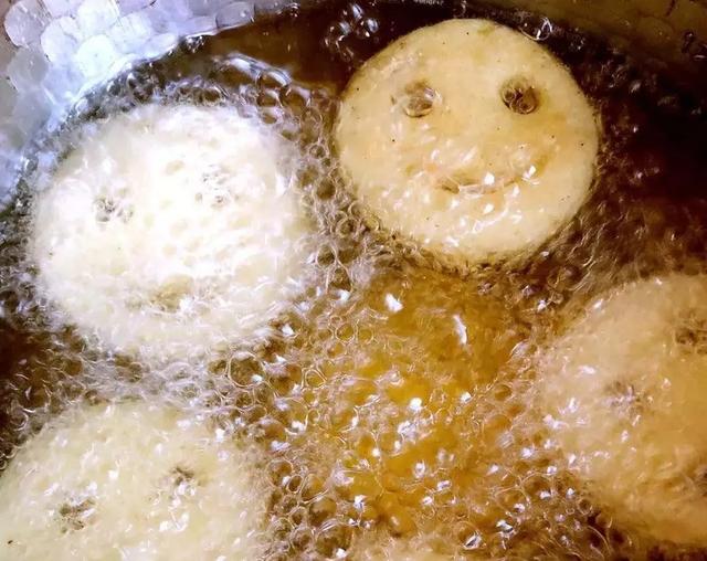 家庭版笑脸薯饼的做法，10万豆友收藏的微笑薯饼做法