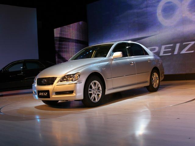 最新款丰田锐志6缸，V6后驱大超跑锐志