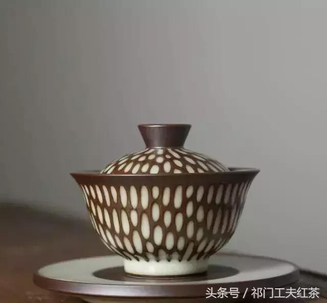 关于盖碗的基本知识，如何优雅地使用盖碗