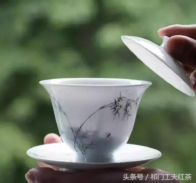 关于盖碗的基本知识，如何优雅地使用盖碗