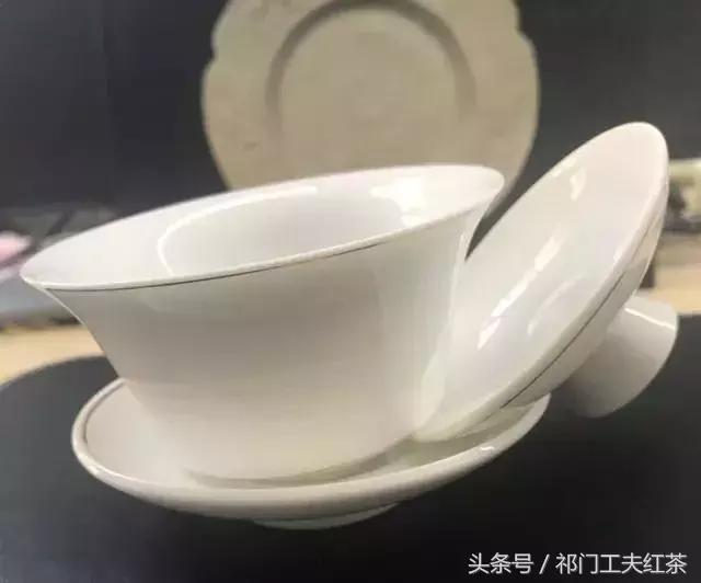 关于盖碗的基本知识，如何优雅地使用盖碗