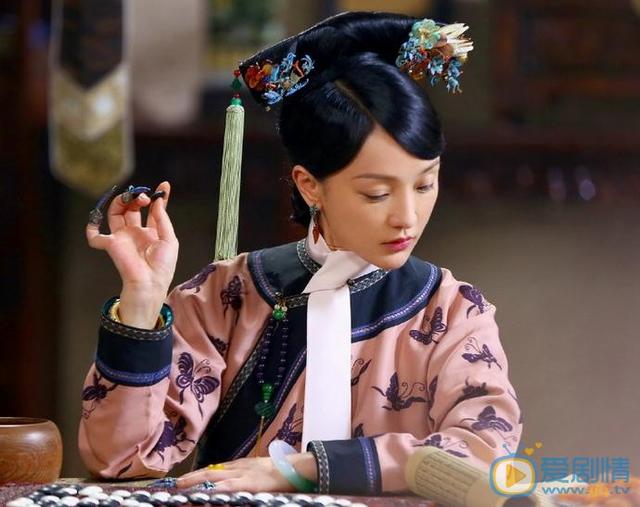 如懿传中的周迅为何总是嘴巴嘟嘟，《如懿传》中周迅的脸真的是一言难尽啊