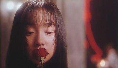 如懿传中的周迅为何总是嘴巴嘟嘟，《如懿传》中周迅的脸真的是一言难尽啊