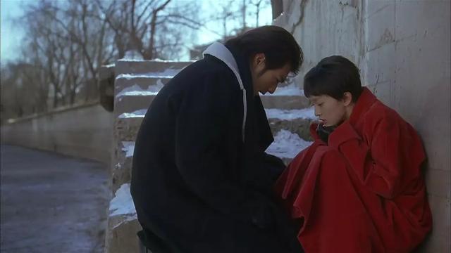 如懿传中的周迅为何总是嘴巴嘟嘟，《如懿传》中周迅的脸真的是一言难尽啊