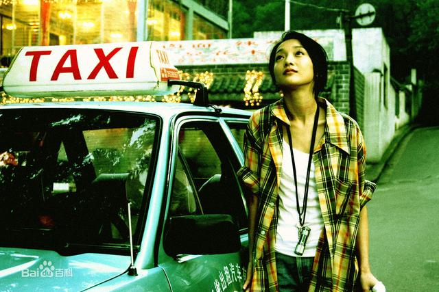 如懿传中的周迅为何总是嘴巴嘟嘟，《如懿传》中周迅的脸真的是一言难尽啊