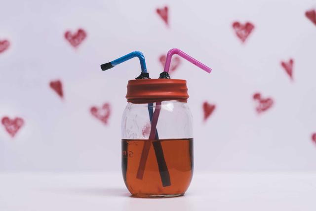 长气球的花样拧法图，用长长的气球做一个解压小玩具