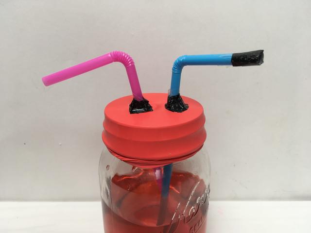 长气球的花样拧法图，用长长的气球做一个解压小玩具