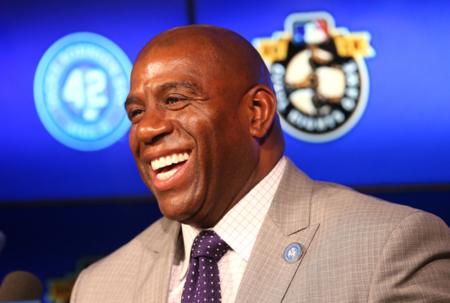 为啥nba魔术师约翰逊能治好艾滋病，NBA巨星约翰逊几乎痊愈